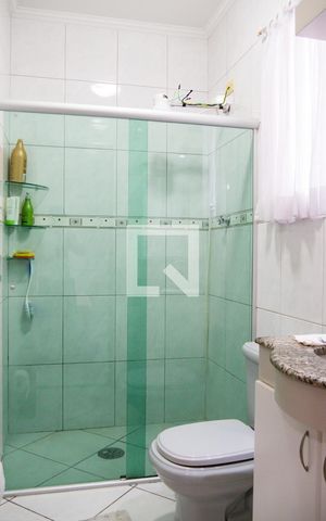 Casa à venda com 217m², 5 quartos e 5 vagasBanheiro da Suíte 1