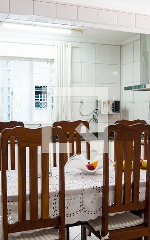Casa à venda com 217m², 5 quartos e 5 vagasCozinha Casa 1