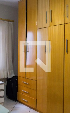 Casa à venda com 217m², 5 quartos e 5 vagasQuarto 3