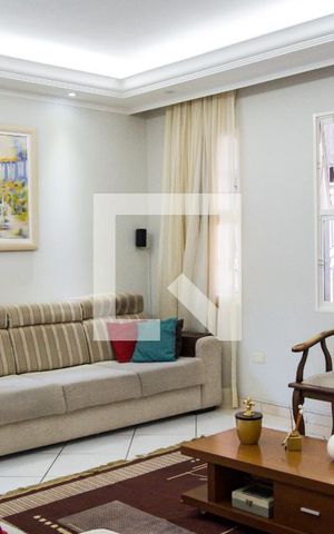 Casa à venda com 217m², 5 quartos e 5 vagasSala