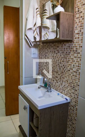 Casa à venda com 217m², 5 quartos e 5 vagasBanheiro da Suíte 2 - Casa 2