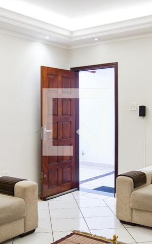Casa à venda com 217m², 5 quartos e 5 vagasSala