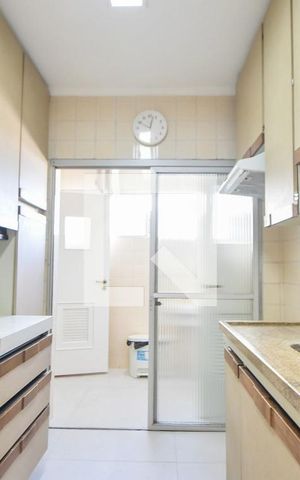 Apartamento para alugar com 68m², 2 quartos e 1 vagaCozinha 