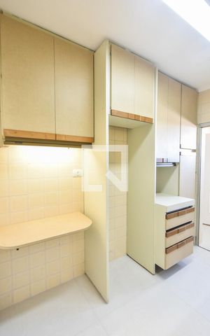 Apartamento para alugar com 68m², 2 quartos e 1 vagaCozinha 