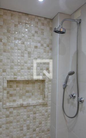 Apartamento para alugar com 68m², 2 quartos e 1 vagaBanheiro 
