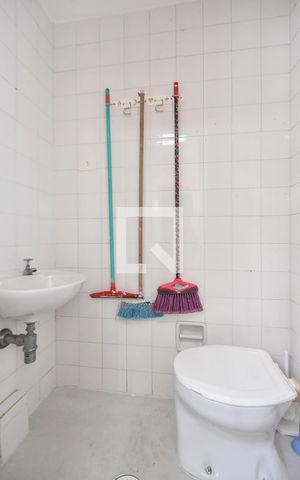 Apartamento para alugar com 68m², 2 quartos e 1 vagaBanheiro de Serviços 