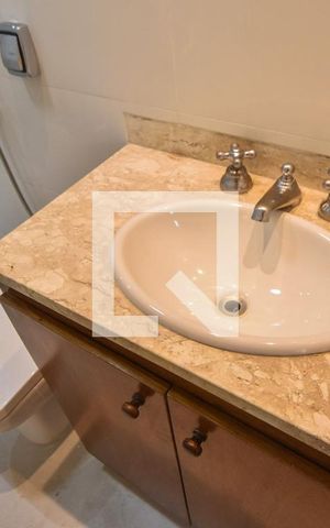 Apartamento para alugar com 68m², 2 quartos e 1 vagaBanheiro 