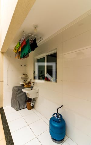Casa à venda com 180m², 3 quartos e 3 vagas Casa à venda com 180m², 3 quartos e 3 vagasÁrea de Serviço