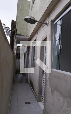 Casa para alugar com 110m², 2 quartos e sem vagaFrente