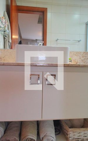 Apartamento para alugar com 205m², 2 quartos e 2 vagasBanheiro da Suíte