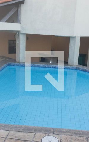 Apartamento para alugar com 112m², 3 quartos e 1 vaga Apartamento para alugar com 112m², 3 quartos e 1 vagaÁrea comum - Piscina