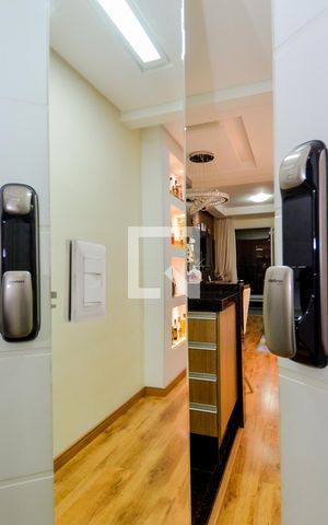 Apartamento à venda com 61m², 2 quartos e 2 vagasFechadura Digital 