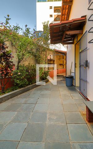 Casa à venda com 493m², 6 quartos e 3 vagasVaranda da Cozinha