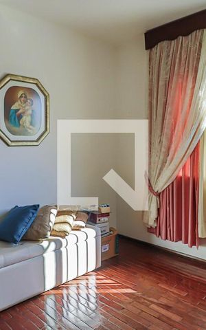 Casa à venda com 493m², 6 quartos e 3 vagasQuarto 2