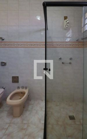 Casa à venda com 493m², 6 quartos e 3 vagasBanheiro do Quarto 3 Suíte
