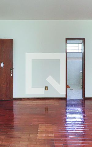 Casa à venda com 493m², 6 quartos e 3 vagasQuarto 3 Suíte