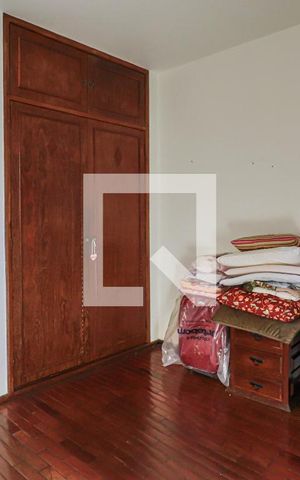 Casa à venda com 493m², 6 quartos e 3 vagasQuarto 2
