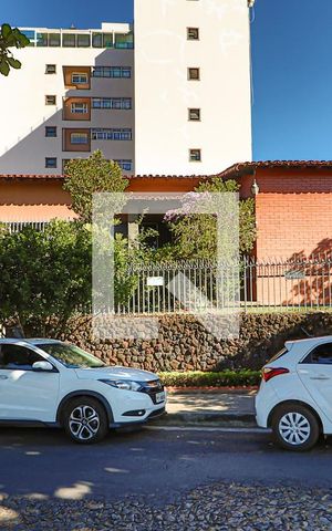 Casa à venda com 493m², 6 quartos e 3 vagasFachada