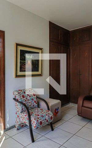 Casa à venda com 493m², 6 quartos e 3 vagasQuarto 4 Suíte