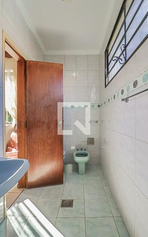 Casa à venda com 493m², 6 quartos e 3 vagasBanheiro do Quarto 4 Suíte