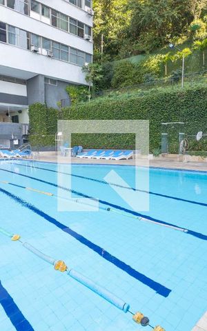 Apartamento à venda com 100m², 3 quartos e 1 vaga Apartamento à venda com 100m², 3 quartos e 1 vagaÁrea comum - Piscina