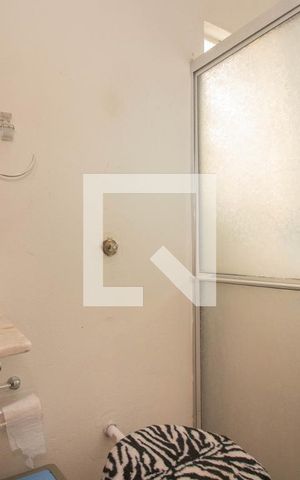 Casa à venda com 150m², 2 quartos e 4 vagas Casa à venda com 150m², 2 quartos e 4 vagasBanheiro