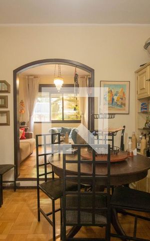 Casa à venda com 150m², 2 quartos e 4 vagas Casa à venda com 150m², 2 quartos e 4 vagasSala