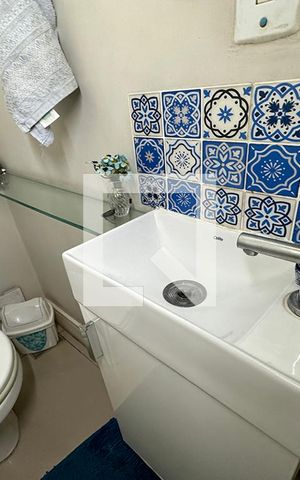 Casa à venda com 92m², 2 quartos e 2 vagasLavabo 