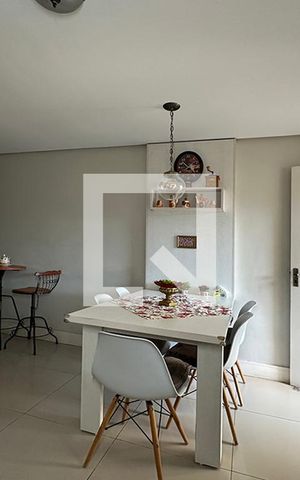 Casa à venda com 92m², 2 quartos e 2 vagasCozinha 