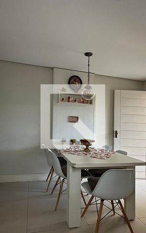 Casa à venda com 92m², 2 quartos e 2 vagasCozinha 