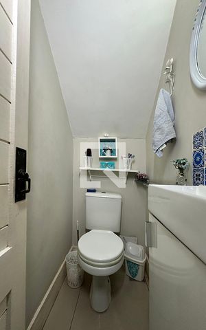 Casa à venda com 92m², 2 quartos e 2 vagasLavabo 