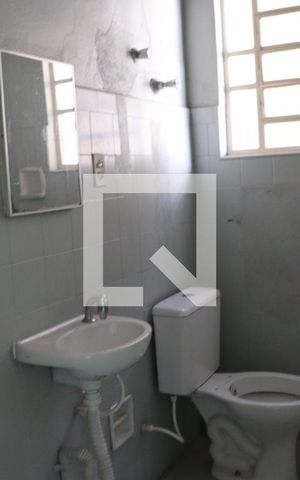 Casa à venda com 260m², 4 quartos e 6 vagasBanheiro de Serviço