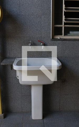 Casa à venda com 260m², 4 quartos e 6 vagasDetalhe da area de serviço