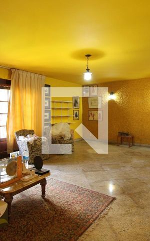 Casa à venda com 477m², 5 quartos e 3 vagasSala