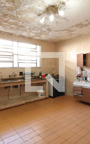 Casa à venda com 477m², 5 quartos e 3 vagasCozinha