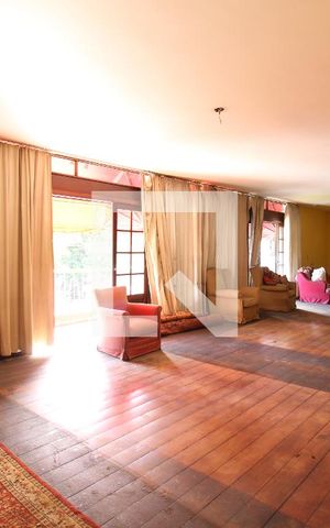 Casa à venda com 477m², 5 quartos e 3 vagasSala 2º andar