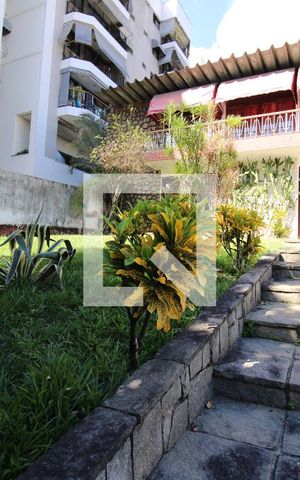 Casa à venda com 477m², 5 quartos e 3 vagasÁrea Externa - Frente