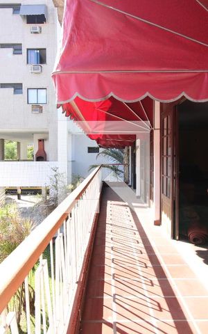 Casa à venda com 477m², 5 quartos e 3 vagasVaranda