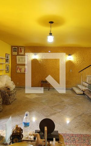 Casa à venda com 477m², 5 quartos e 3 vagasSala