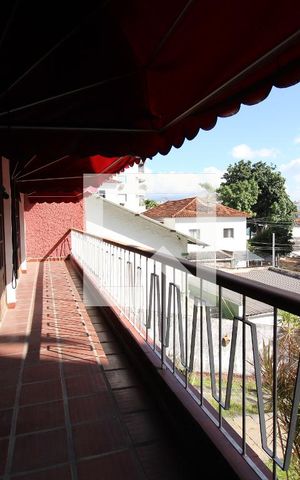 Casa à venda com 477m², 5 quartos e 3 vagasVaranda