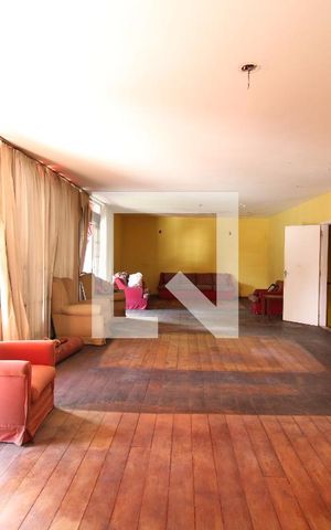 Casa à venda com 477m², 5 quartos e 3 vagasSala 2º andar