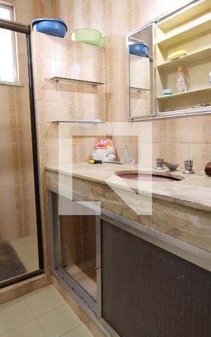 Casa à venda com 477m², 5 quartos e 3 vagasBanheiro do Quarto 5 - Suíte