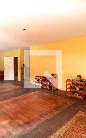 Casa à venda com 477m², 5 quartos e 3 vagasSala 2º andar