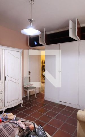 Casa à venda com 477m², 5 quartos e 3 vagasQuarto 2
