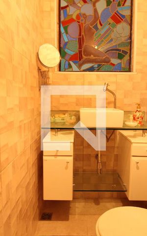 Casa à venda com 477m², 5 quartos e 3 vagasLavabo