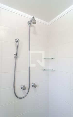 Apartamento para alugar com 72m², 2 quartos e 2 vagas Apartamento para alugar com 72m², 2 quartos e 2 vagasBanheiro da Suíte