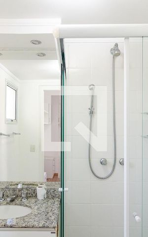 Apartamento para alugar com 72m², 2 quartos e 2 vagas Apartamento para alugar com 72m², 2 quartos e 2 vagasBanheiro da Suíte