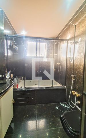 Apartamento à venda com 164m², 4 quartos e 3 vagas Apartamento à venda com 164m², 4 quartos e 3 vagasBanheiro