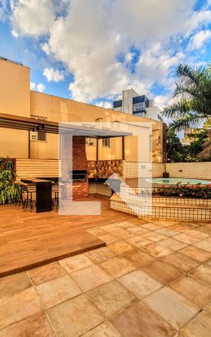 Apartamento à venda com 164m², 4 quartos e 3 vagas Apartamento à venda com 164m², 4 quartos e 3 vagasÁrea comum - Piscina