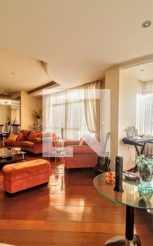 Apartamento à venda com 164m², 4 quartos e 3 vagas Apartamento à venda com 164m², 4 quartos e 3 vagasSala
